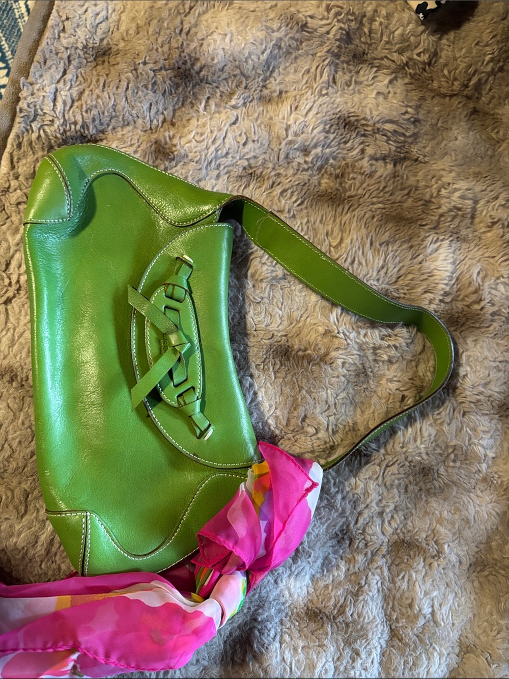 Vintage Kate Spade Vibrant Green Leather Shoulder Bag with Knot Accent